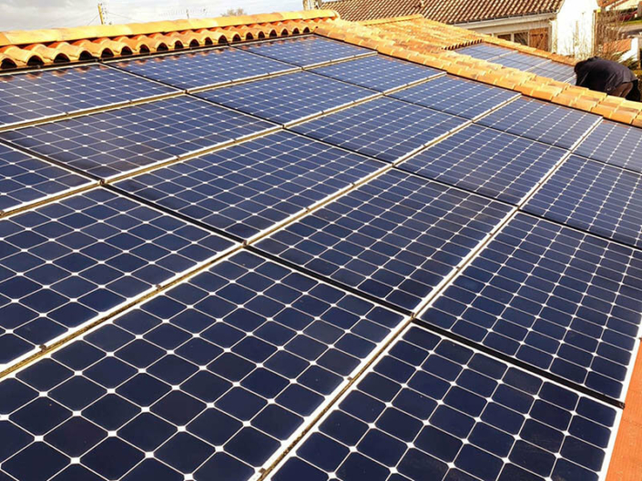 Dépose et repose suite à des infiltrations, réparation de panneaux solaires à Bellevigny en Vendée (85) - ARS Énergie - Modules photovoltaïques, panneaux solaires, énergies solaires, centrales, réparation, maintenance, installation, pose,...
